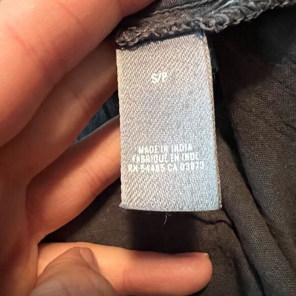 3 for $30! Aerie grey button down shirt. Size Small - Picture 5 of 13